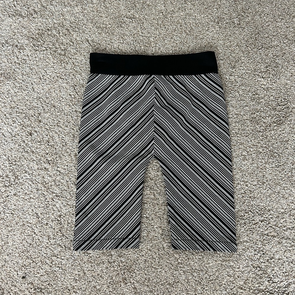 Zara NWOT Limitless Contour Bike Shorts
